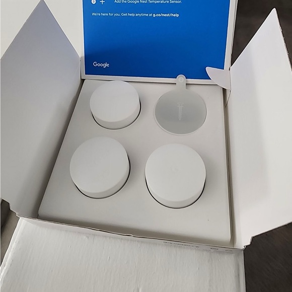 3 Nest Temperature sensor that sense the temperature for each room - Picture 1 of 8